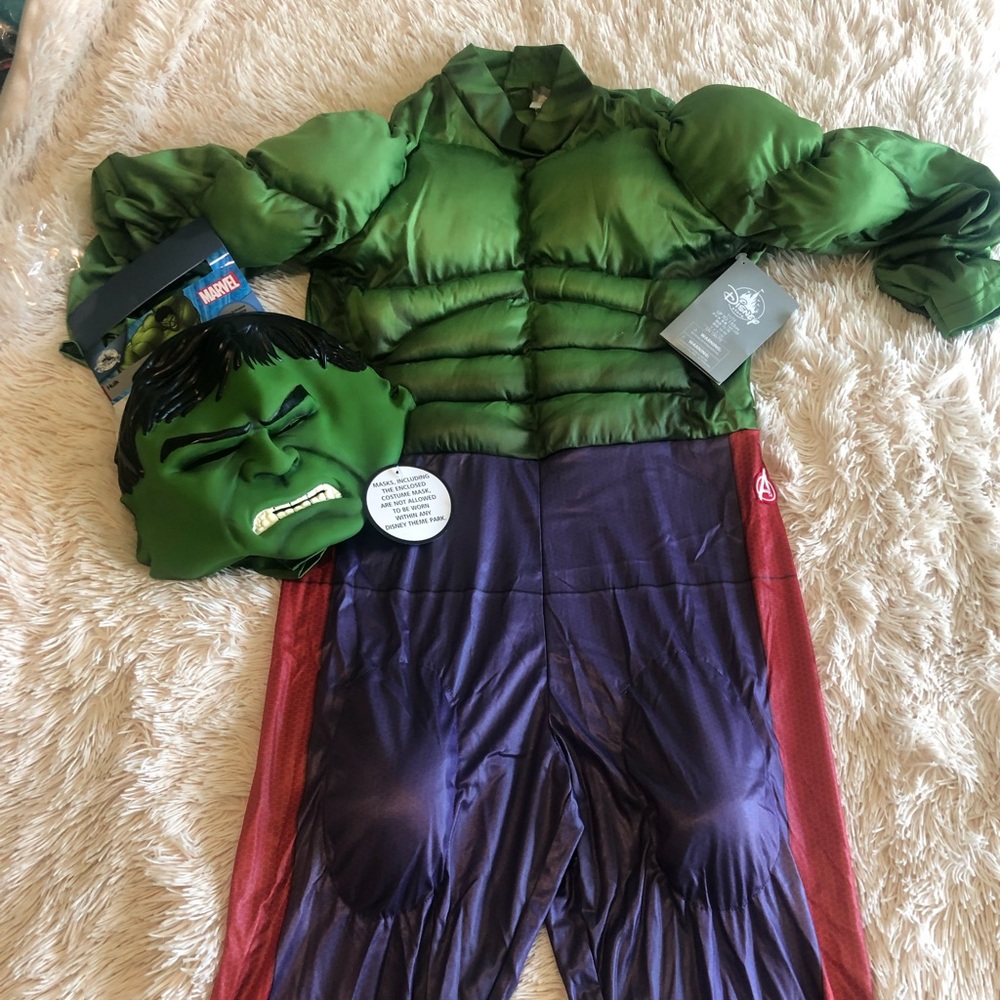NWT Disney Marvel Hulk Costume